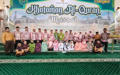 Siswa Kelas 6 MIN 19 HSU berpartisipasi Khataman al-Quran Massal