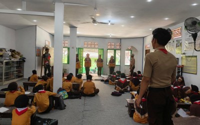 Barung Siaga MIN 19 HSU Unjuk Kemampuan PBB dalam Kegiatan Evaluasi