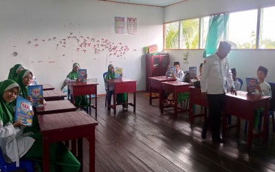 Persiapkan TKA, MIN 19 HSU Lengkapi Buku Pendukung Pembelajaran